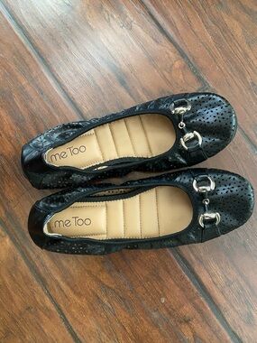 me Too Lila Ballet Flats Perforated with Silver Horsebits Black Sz 8